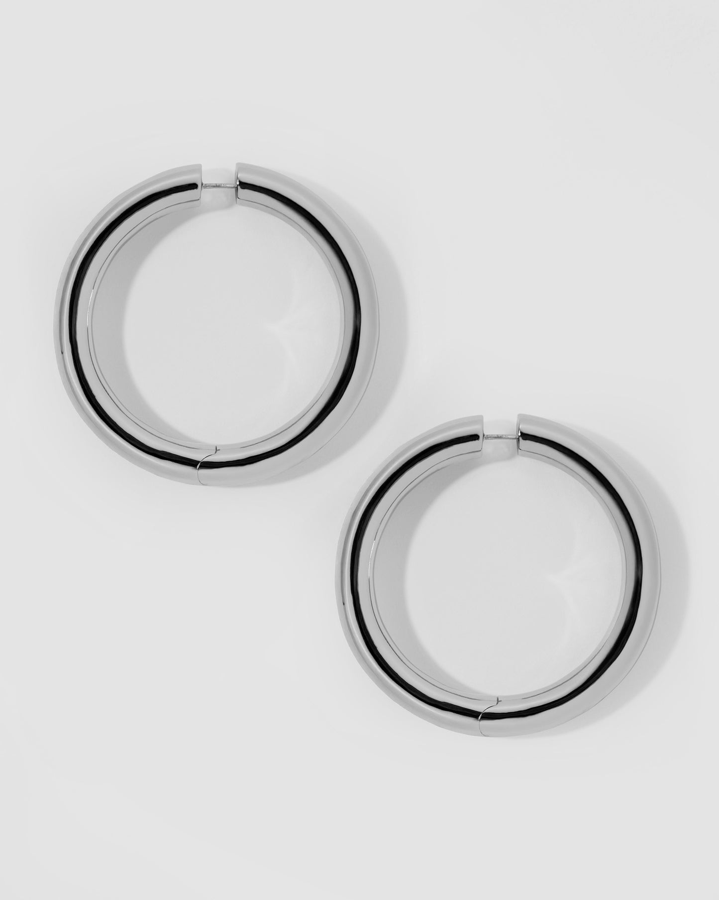 1.5" Samira Hinged Baby Hoops