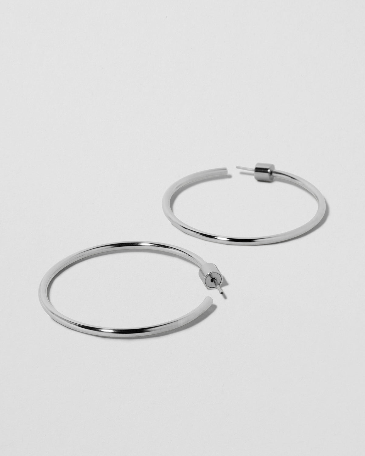 1" Thread Mini Hoops earring - back view | small gold hoop earrings