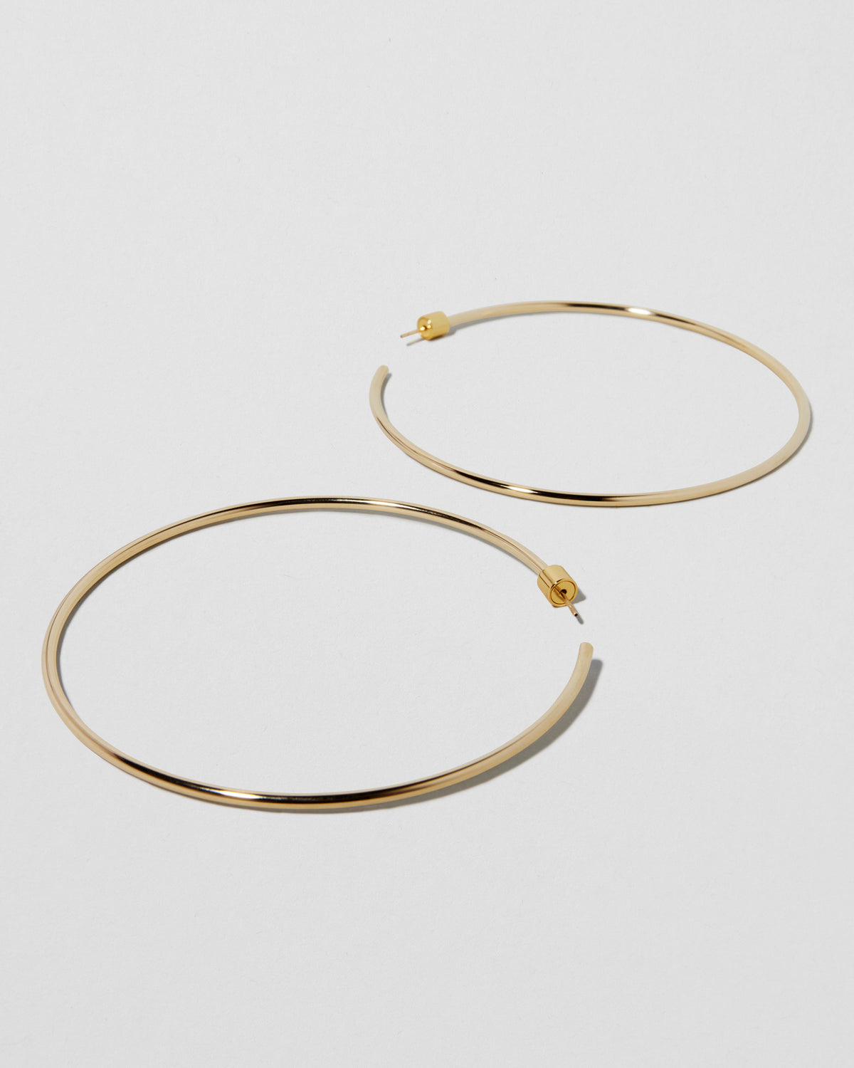 2.5" Thread Hoops earring - styled on model | gold hoop earrings for women