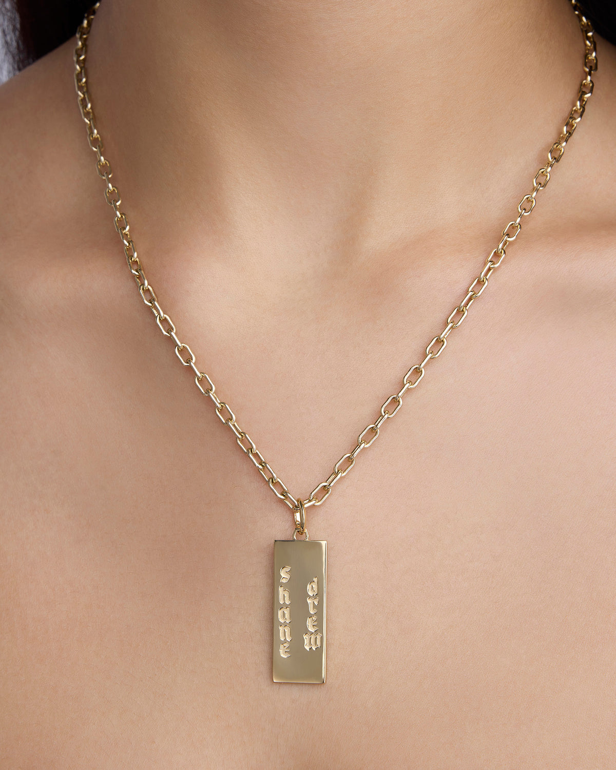 Personalized Classic Dog Tag in 18K Yellow Gold