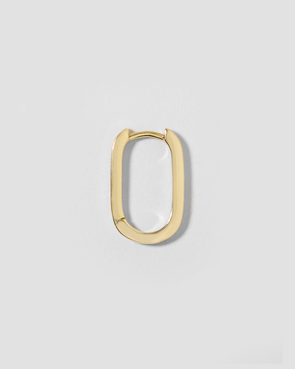 18k Elongated Link Huggie earring - close-up detail | gold huggie earrings