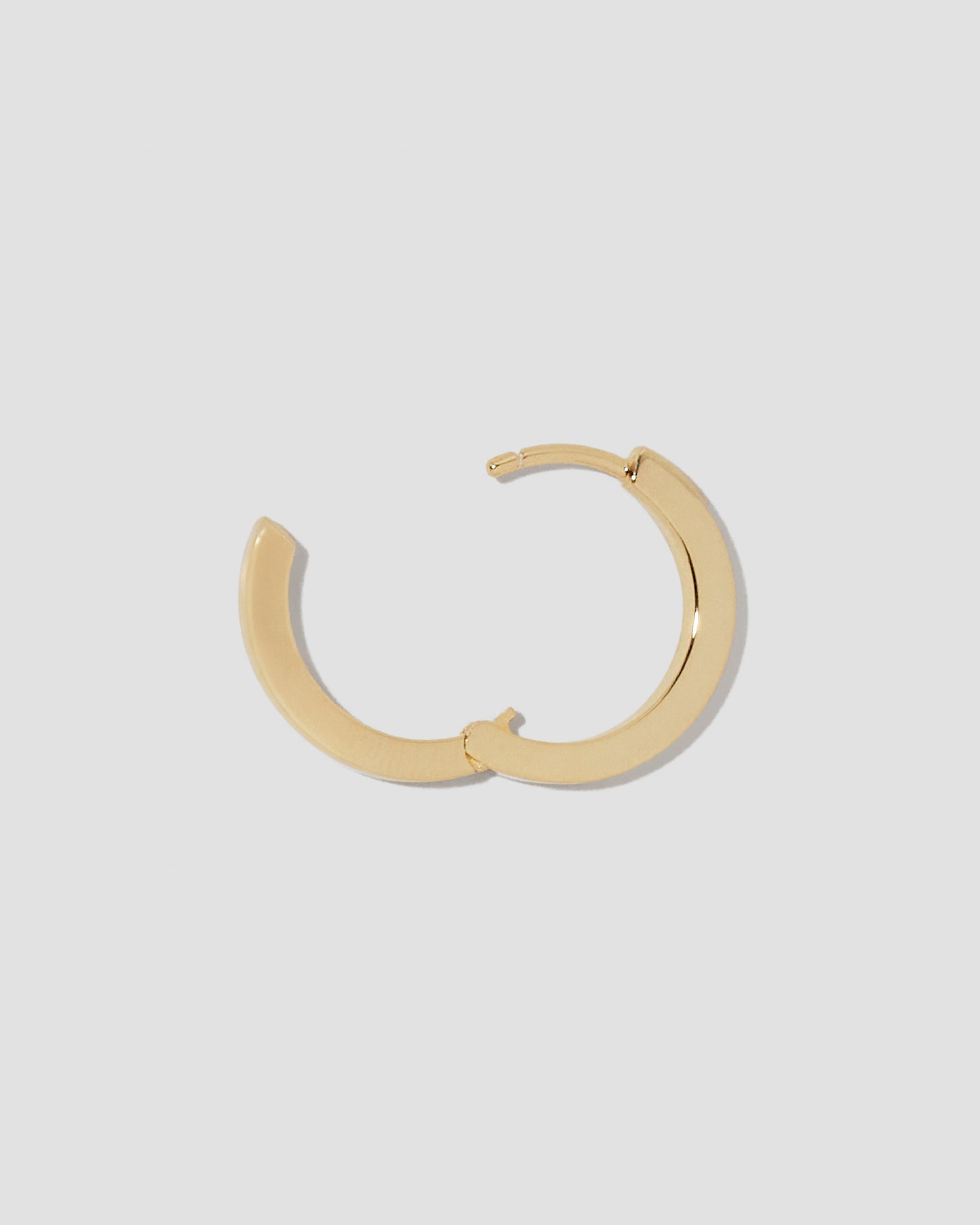 18k Huggie