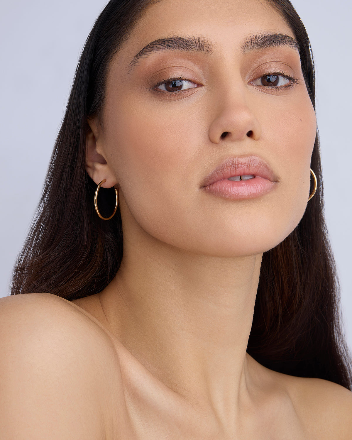1" Thread Hoops in 14K Yellow Gold earring - close-up detail | gold hoop earrings