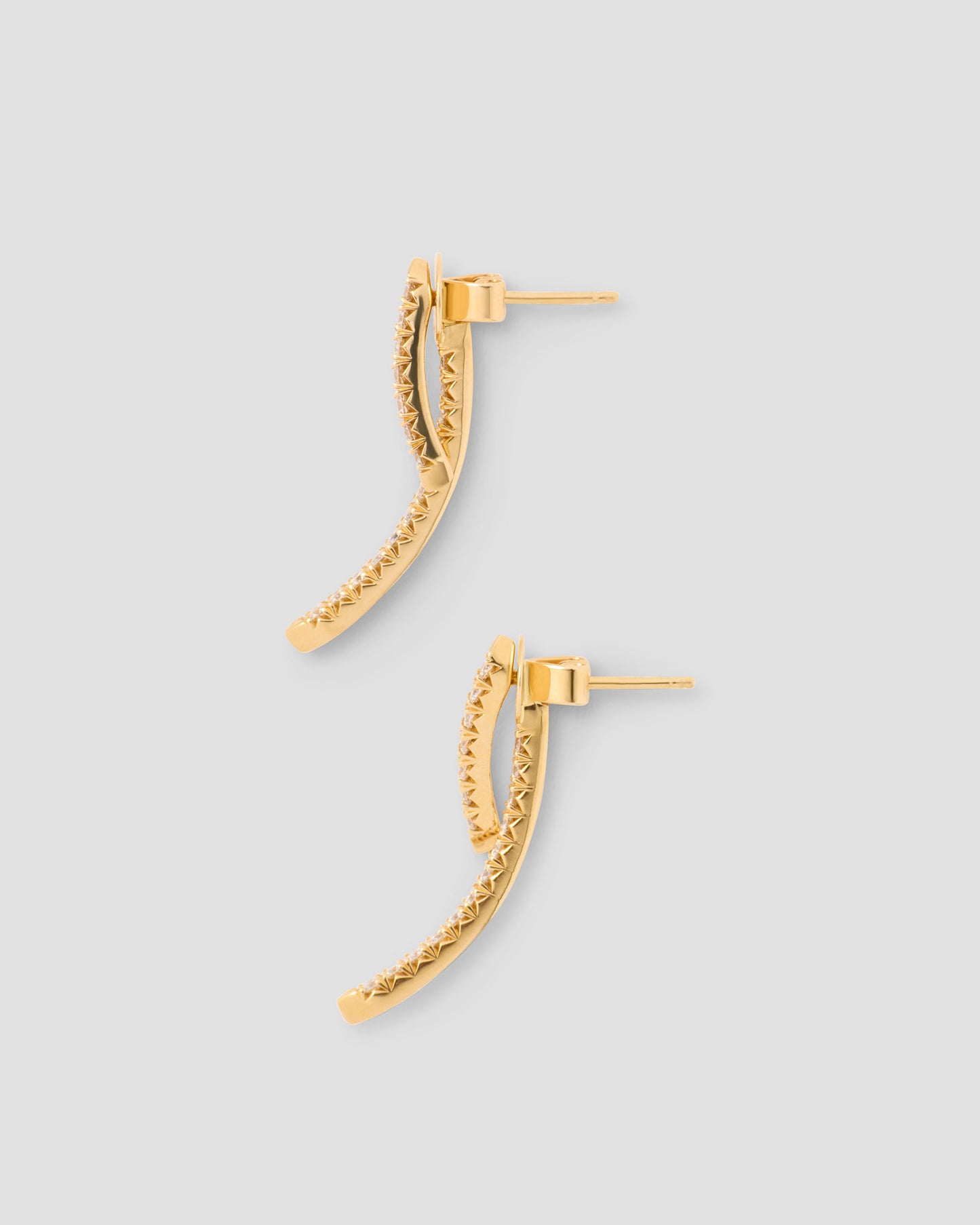 Mini Claw Pin Tusk Earring with Pavé White Diamonds in 18K Yellow Gold