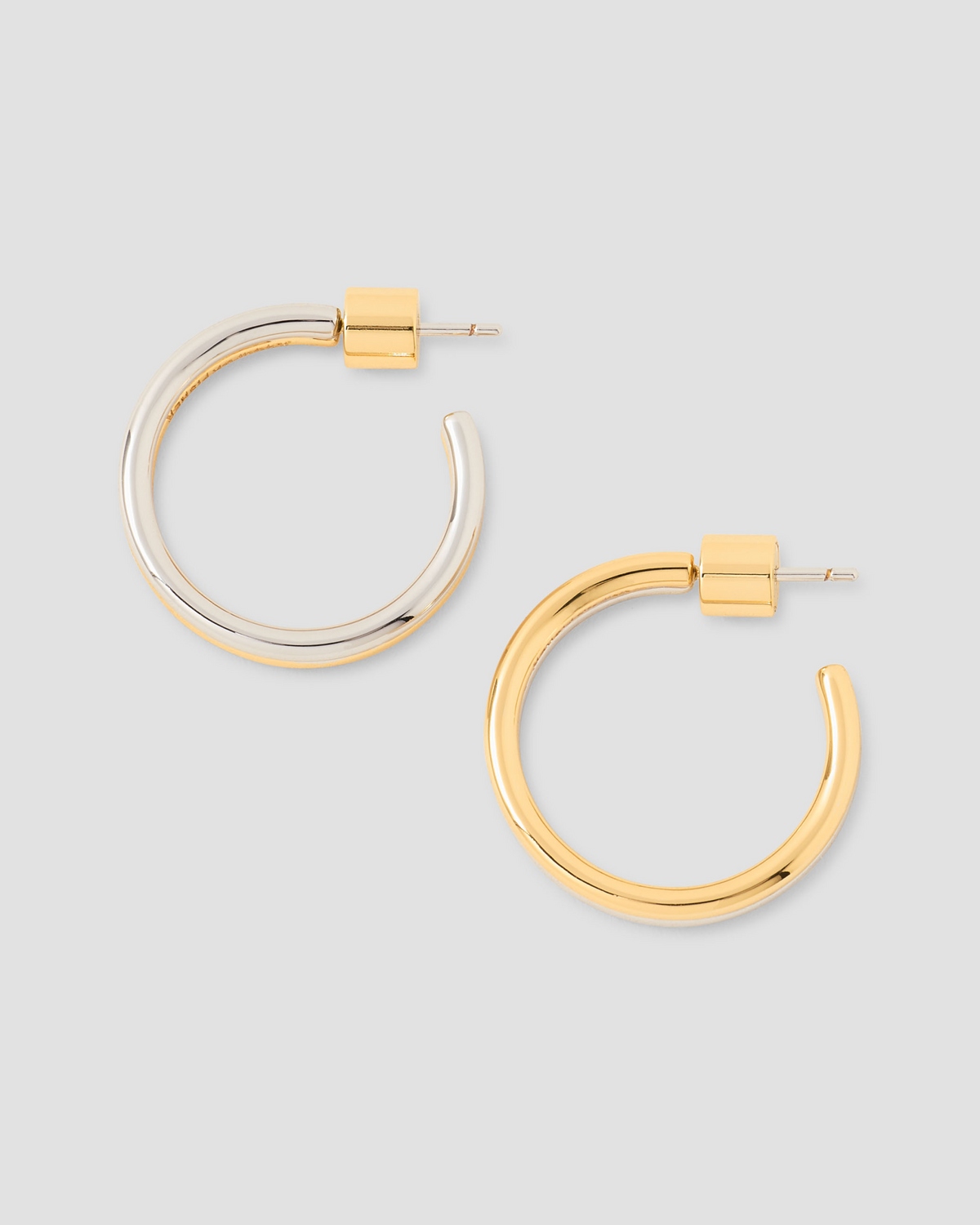 Two Tone Thread Huggies earring - front view | gold hoop earrings