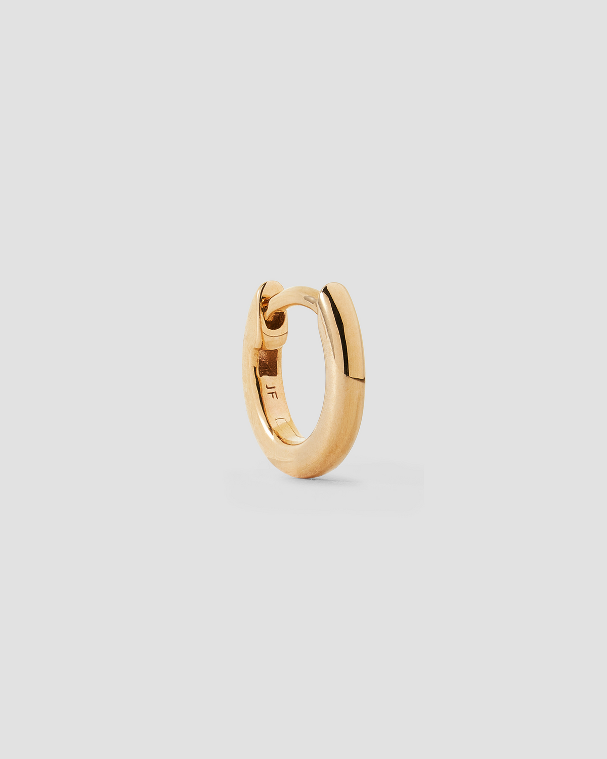 18K Essential Tiny Huggie