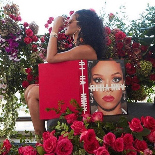 RIHANNA-4-INCH-LILLY-HOOPS