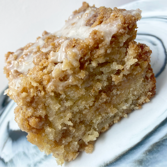 BANANA BREAD CRUMB CAKE