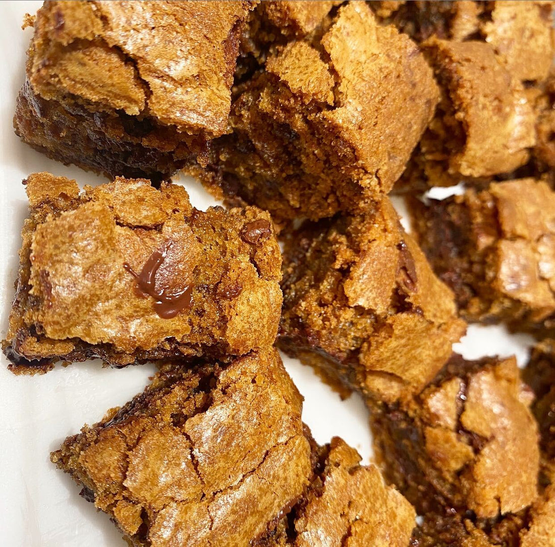 CROWD PLEASER BLONDIES