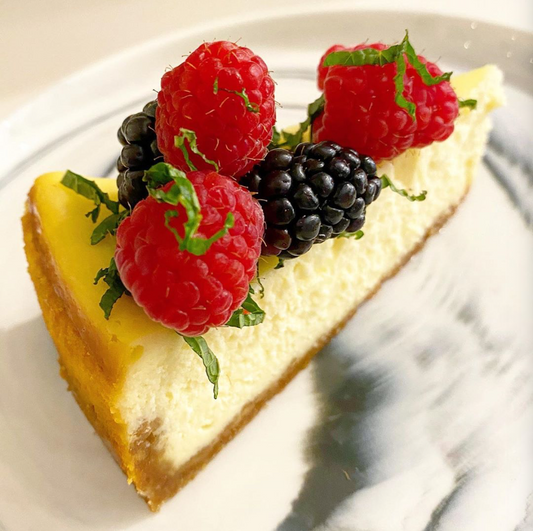 SIMPLE 7 INGREDIENT CHEESECAKE