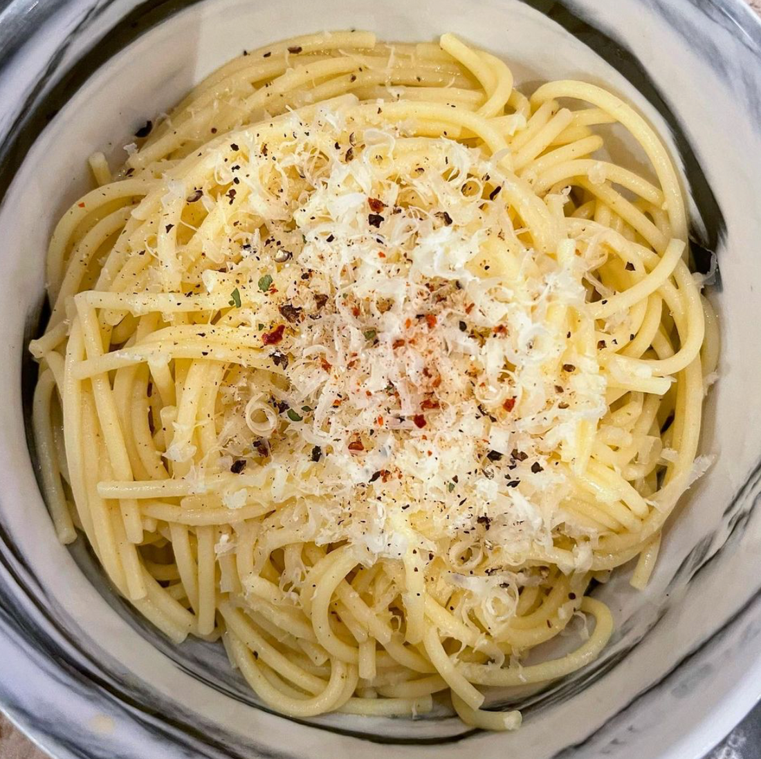 ‘TRY NOT TO EAT THE ENTIRE POT’ CACIO E PEPE