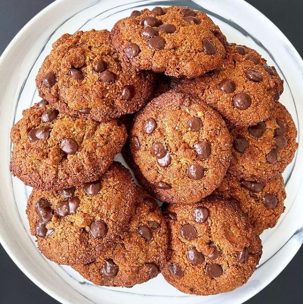 PALEO CHOCOLATE CHIP COOKIES