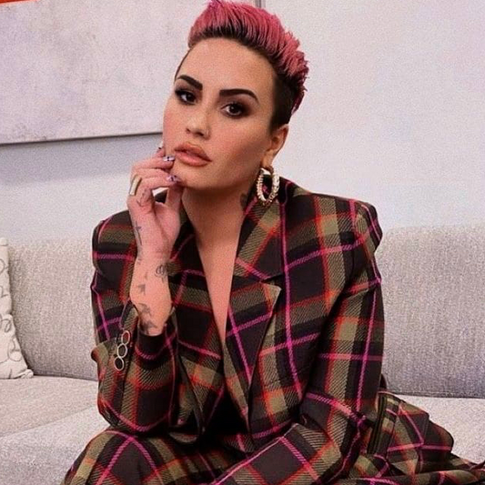DEMI LOVATO