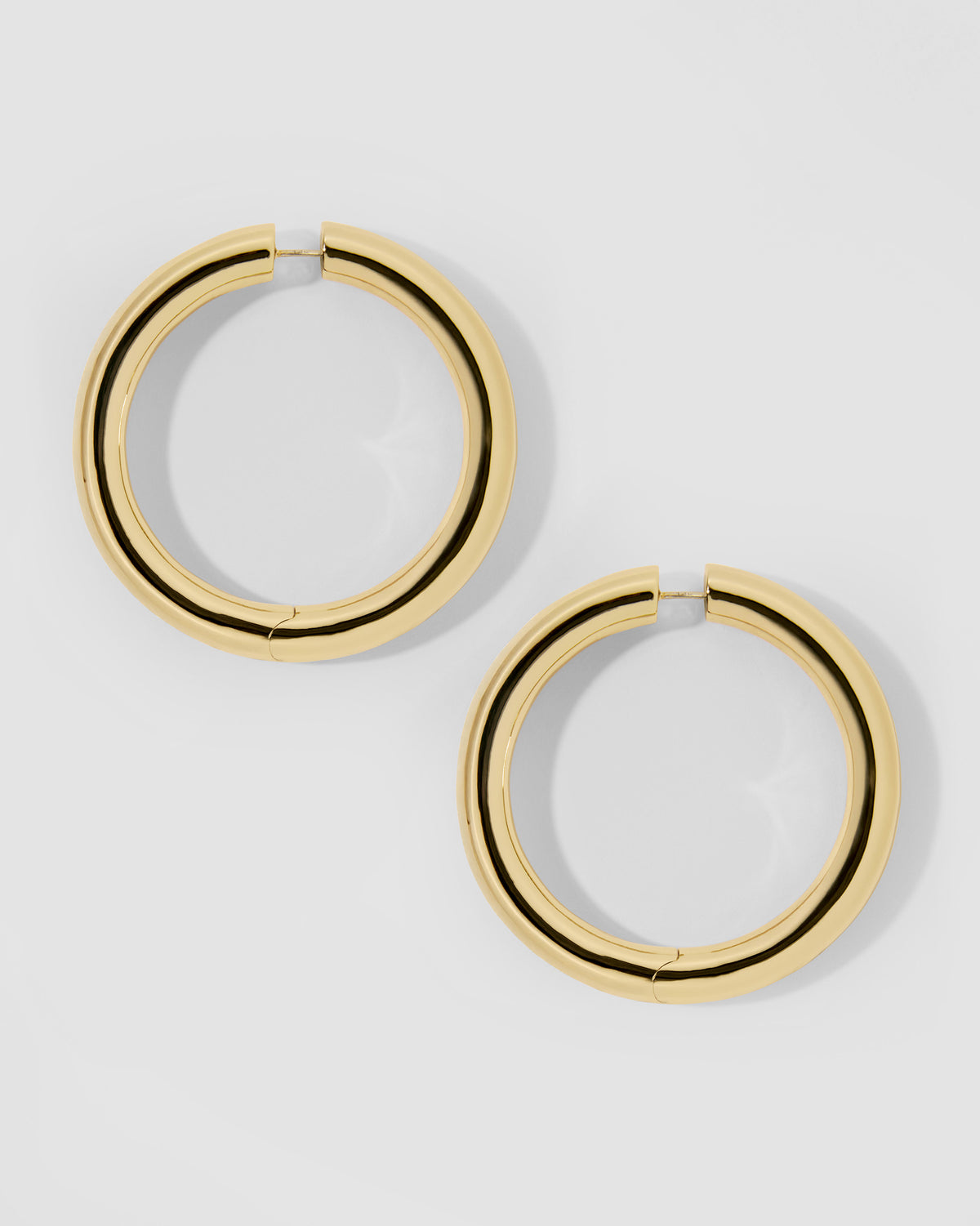 1.5" Samira Hinged Baby Hoops earring - front view | gold hoop earrings for women