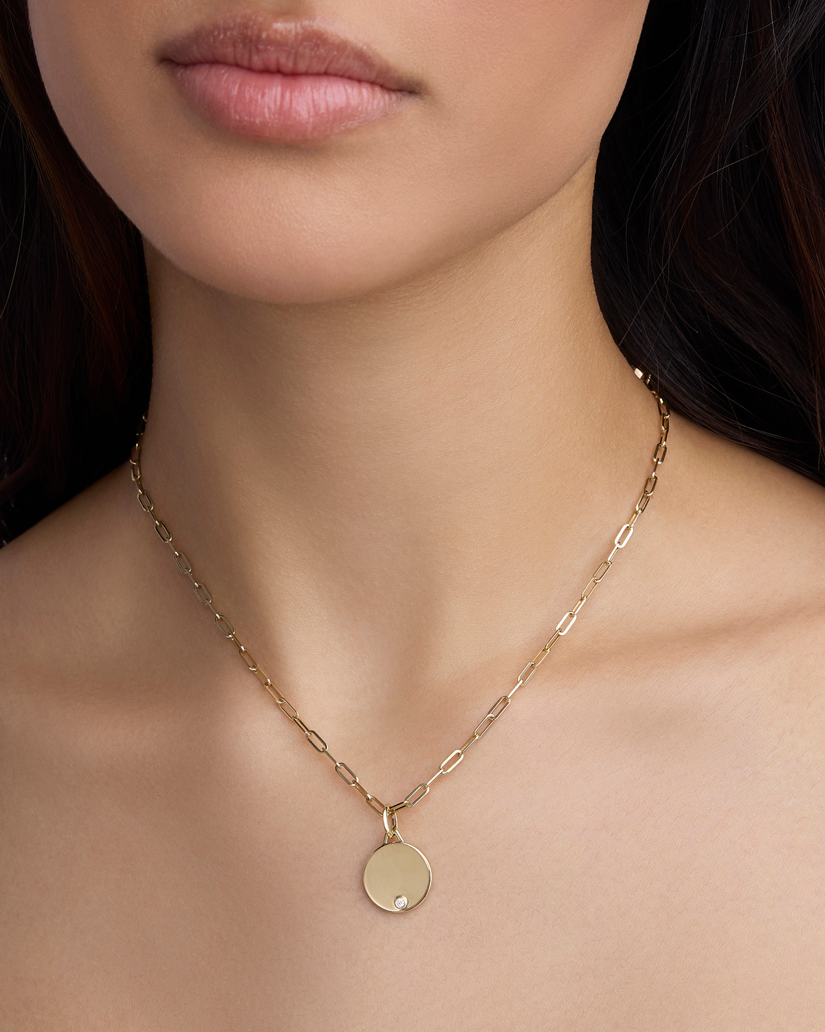 Small Circle with Diamond in 18K Yellow Gold gold charm - close-up detail | charm necklaces