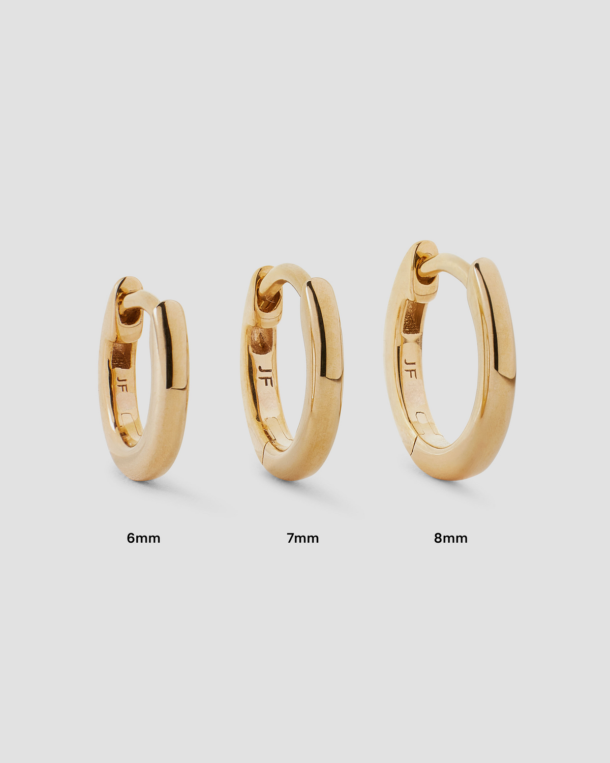 18K Essential Tiny Huggie