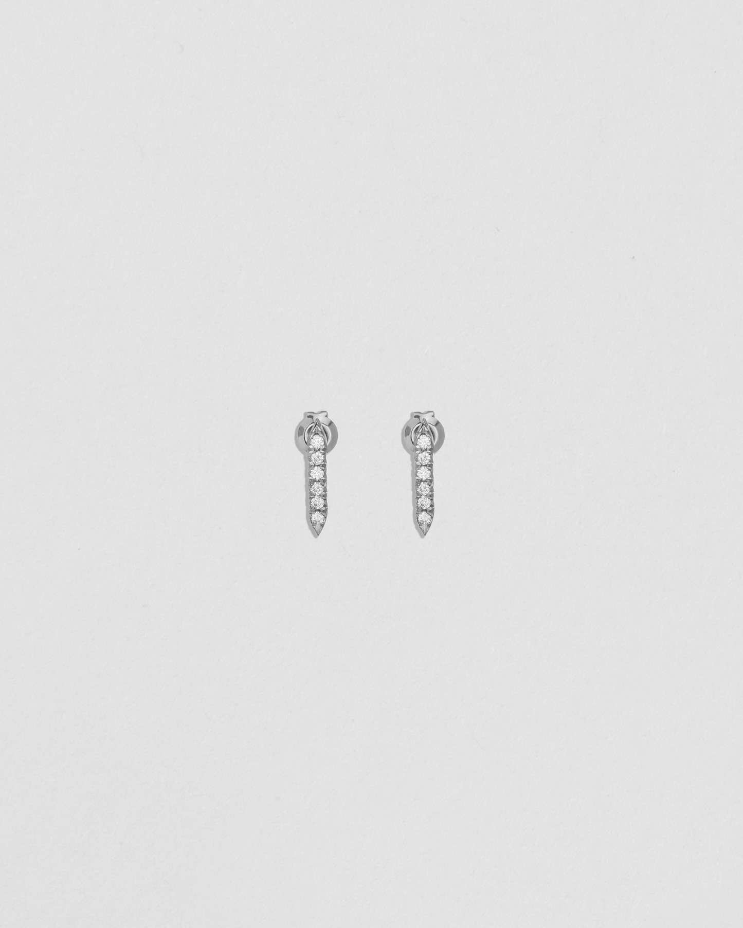 Essential Pin Earrings With Pavé White Diamonds