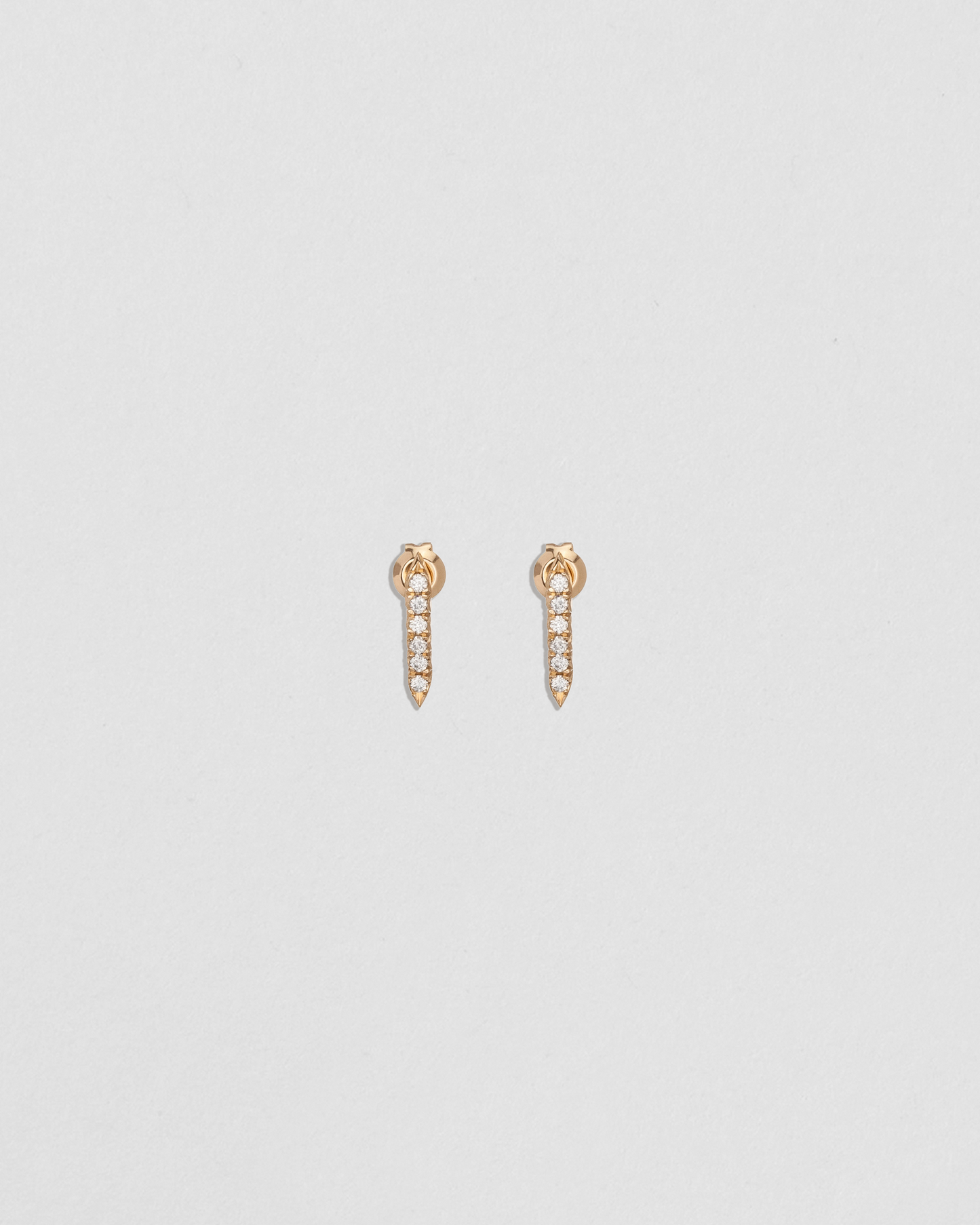 Essential Pin Earrings With Pavé White Diamonds