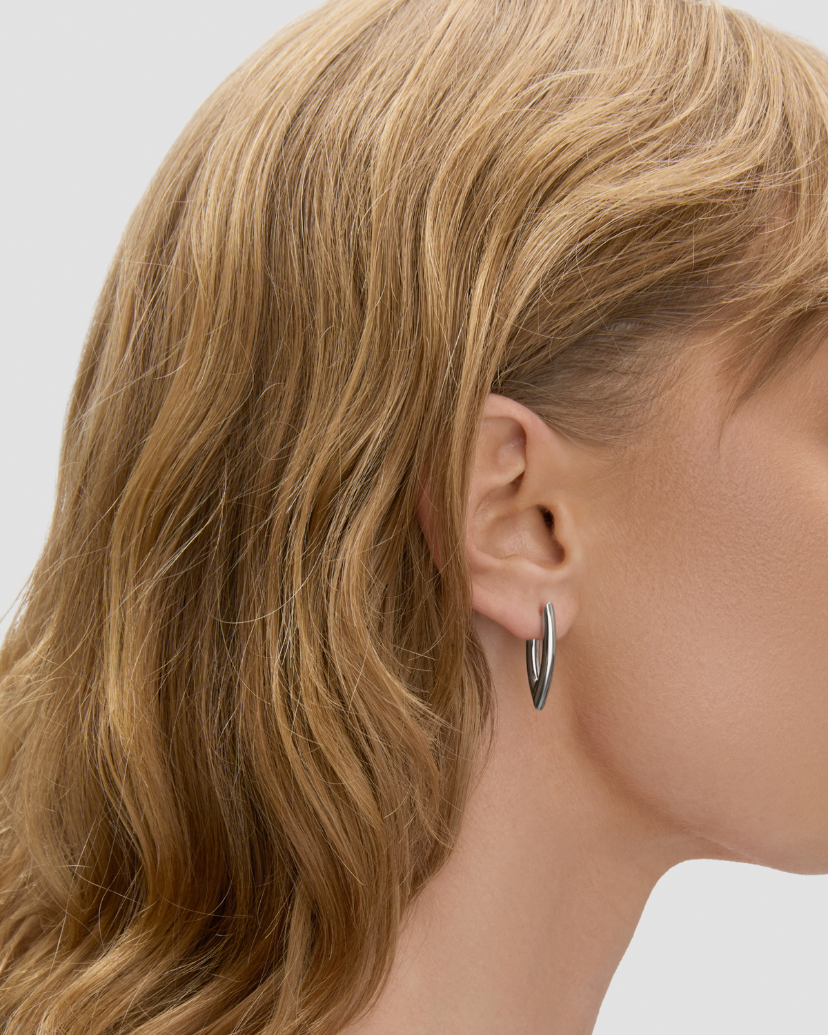 Marquise Huggies earring - worn look | gold huggie earrings