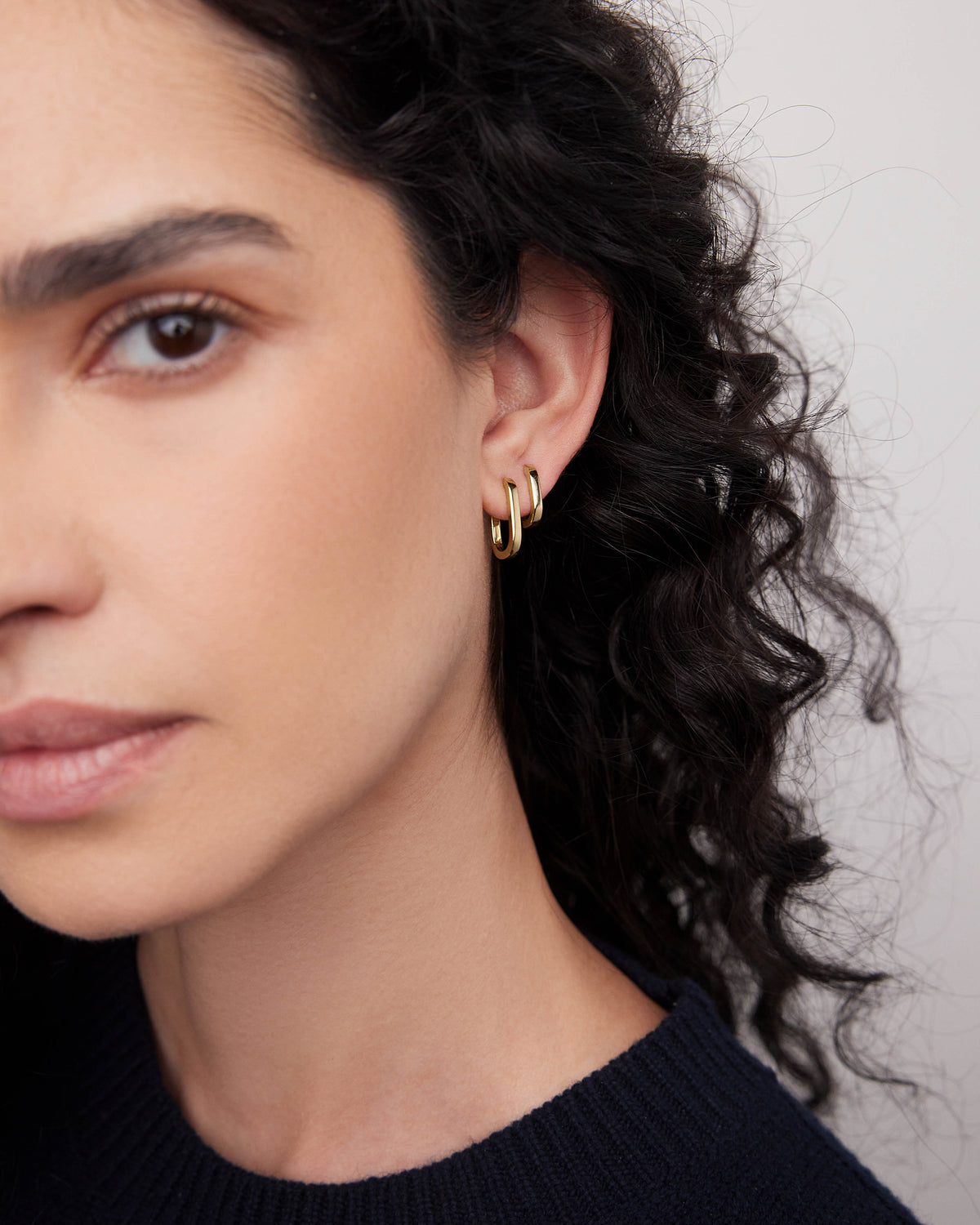 18k Link Huggie earring - alternate angle | gold huggie earrings