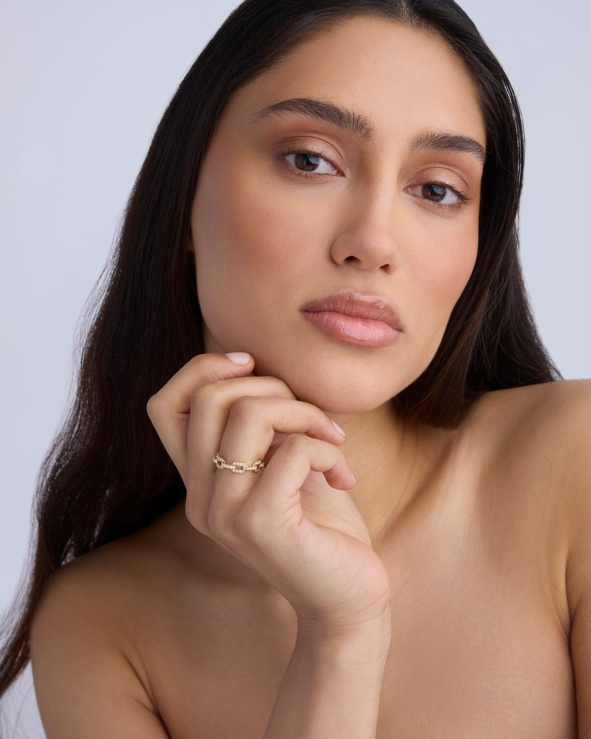 Skinny Flat Chain Link Ring with Pavé White Diamonds in 18k Yellow Gold ring - close-up detail