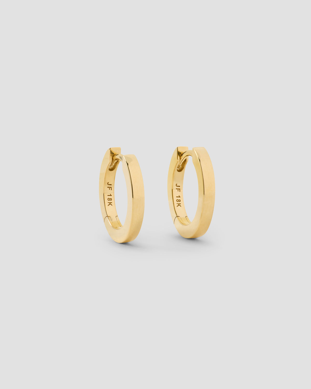 18k Small Huggie earring - front view | gold huggie earrings