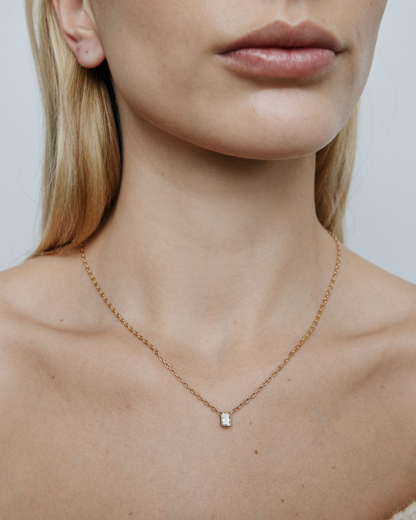 JF Lab - Radiant Cut Vertical Solitaire Pendant