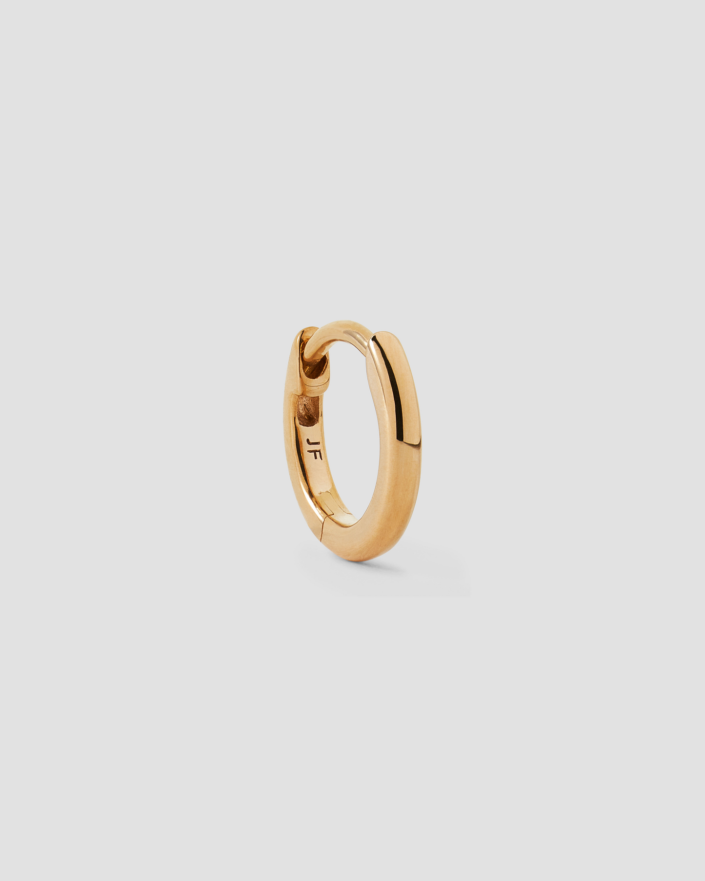 18K Essential Tiny Huggie