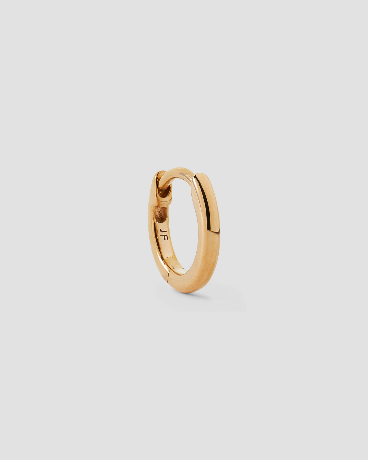 18K Essential Tiny Huggie